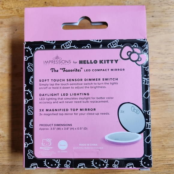 Hello Kitty LED Compact Mirror - Picture 2 of 7